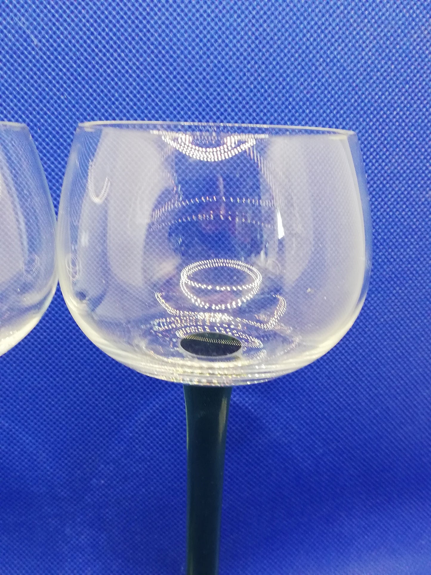 A pair of green stemmed wine glass - fantastic retro design