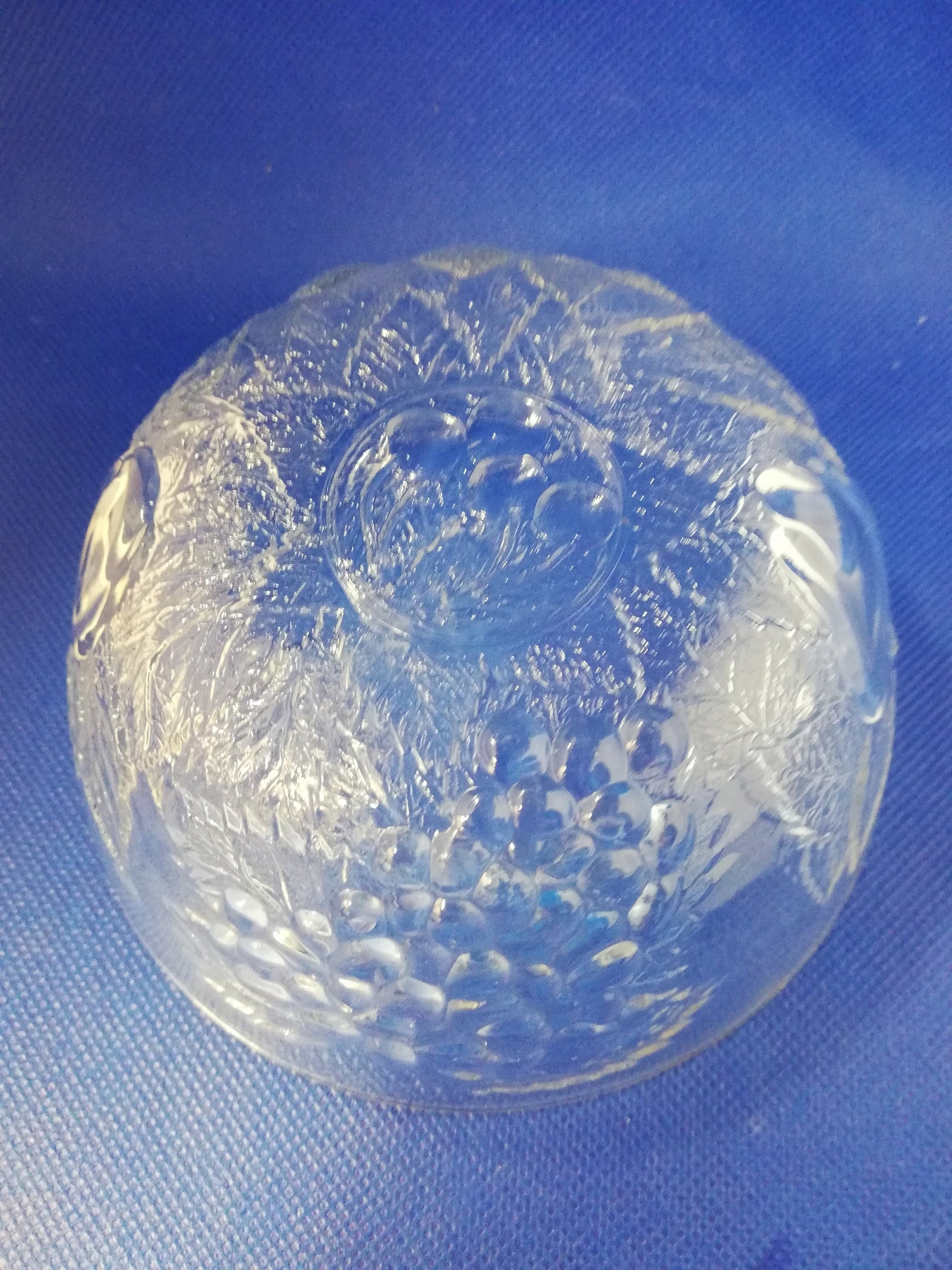 Glass dish complte with lid - ovely decoration