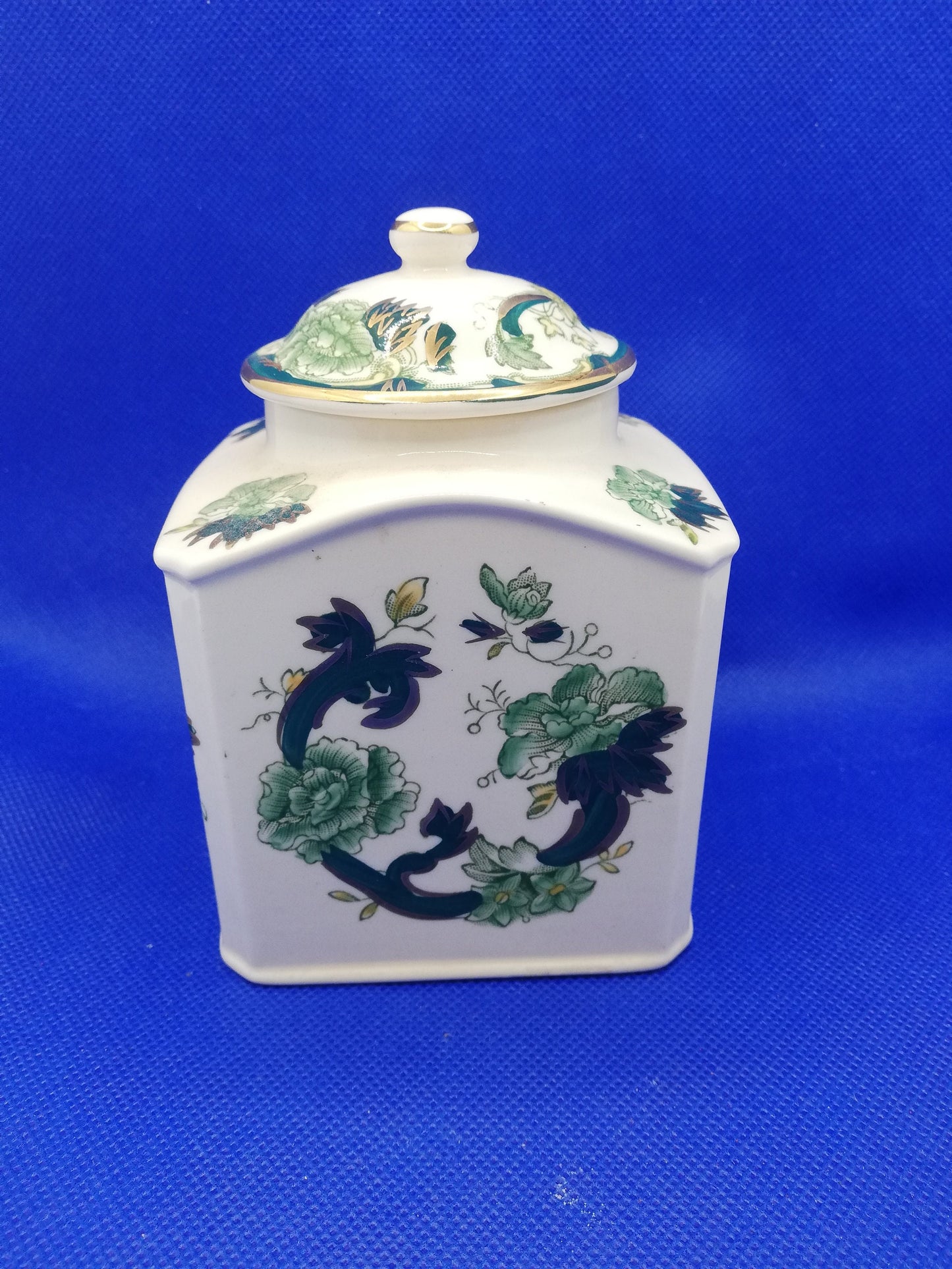 Mason's Chartreuse jar with lid - fantastic condition