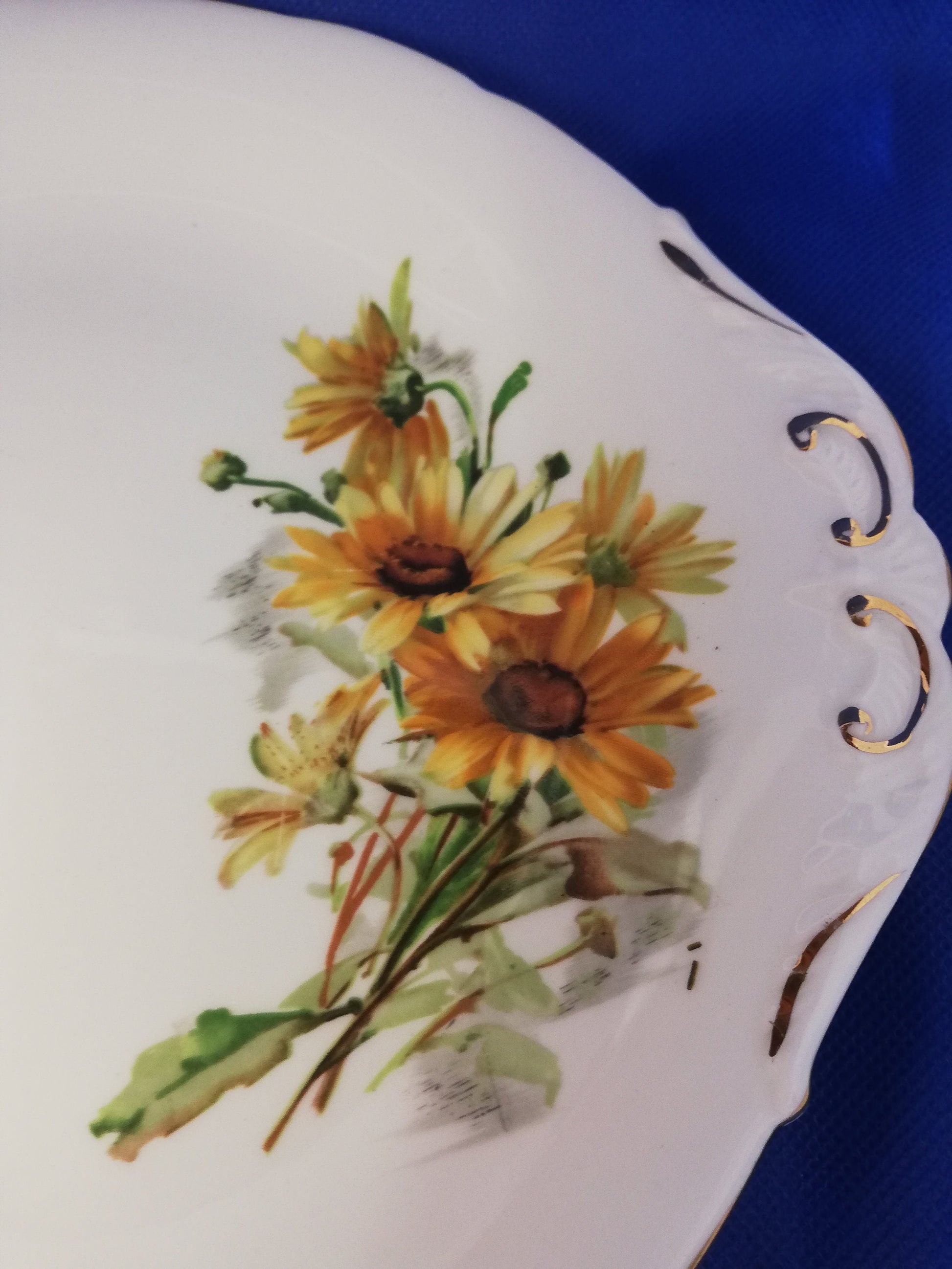 Paragon cake plate 10" x 9 1/2"