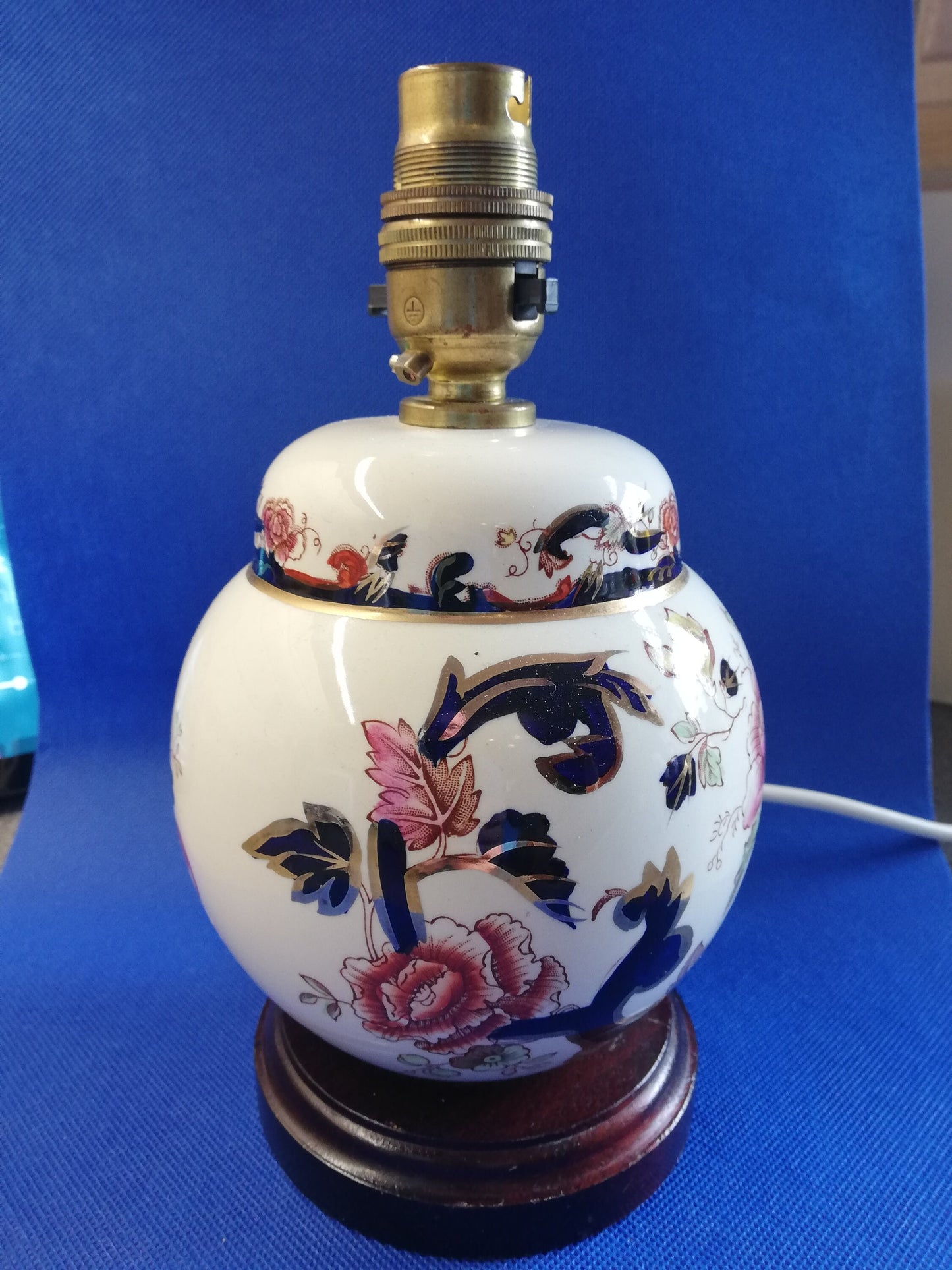 Mason's ironstone blue mandalay table / bedside lamp