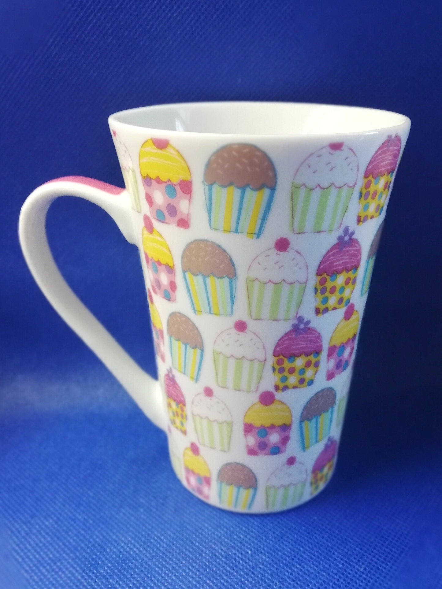 Kitchen company - Cupcake design mug - modern