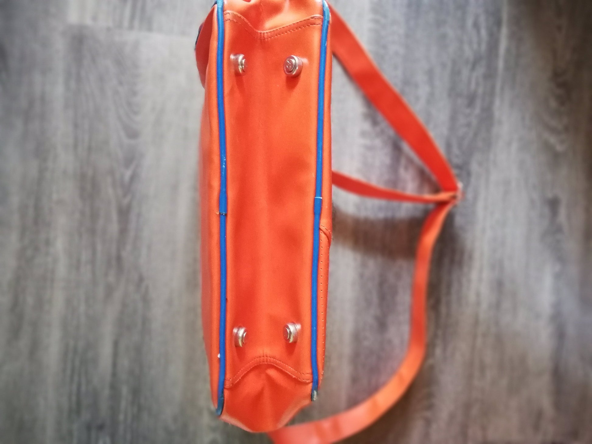 Dunlop sports shoulder bag - retro orange and blue