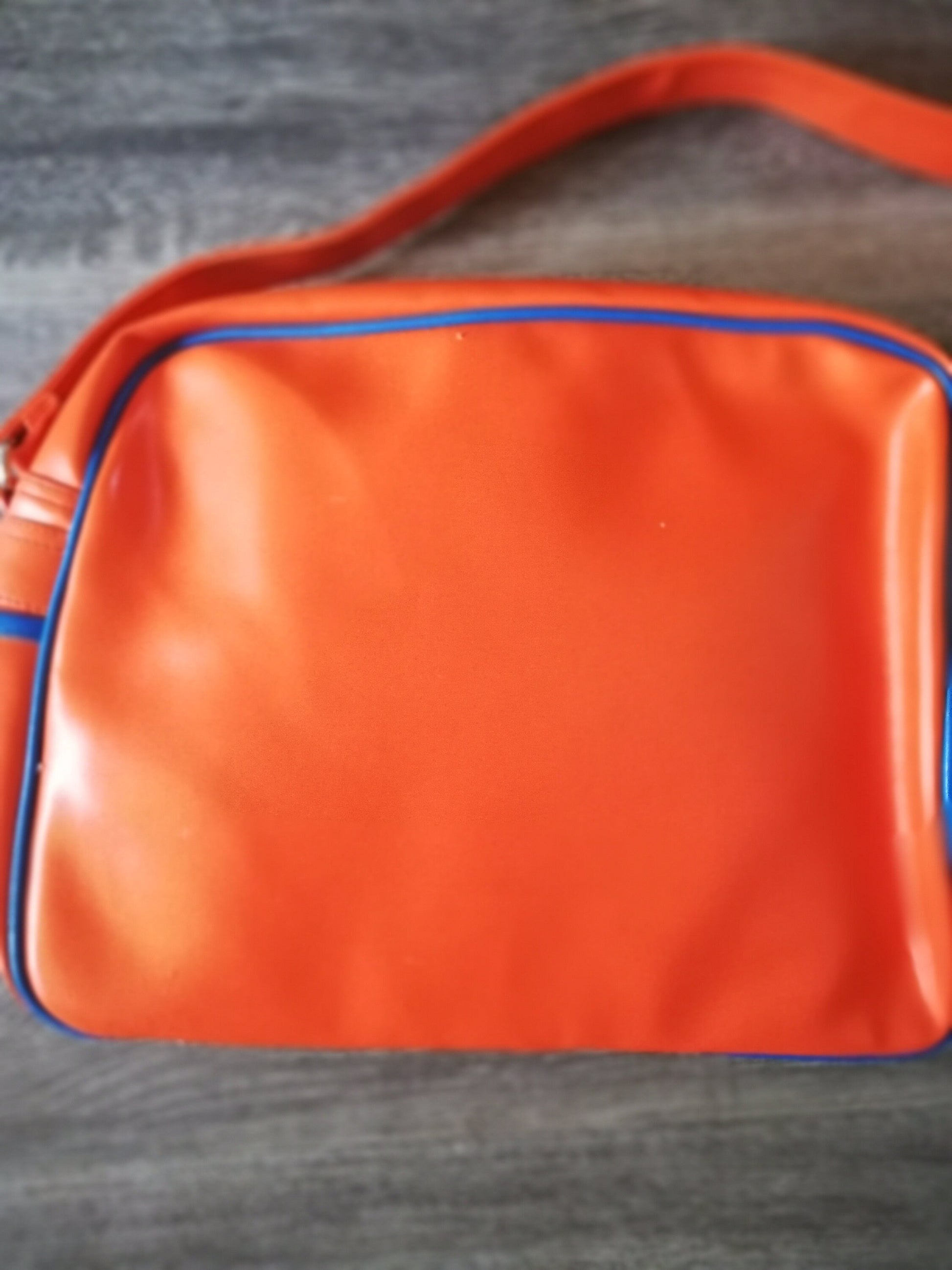 Dunlop sports shoulder bag - retro orange and blue