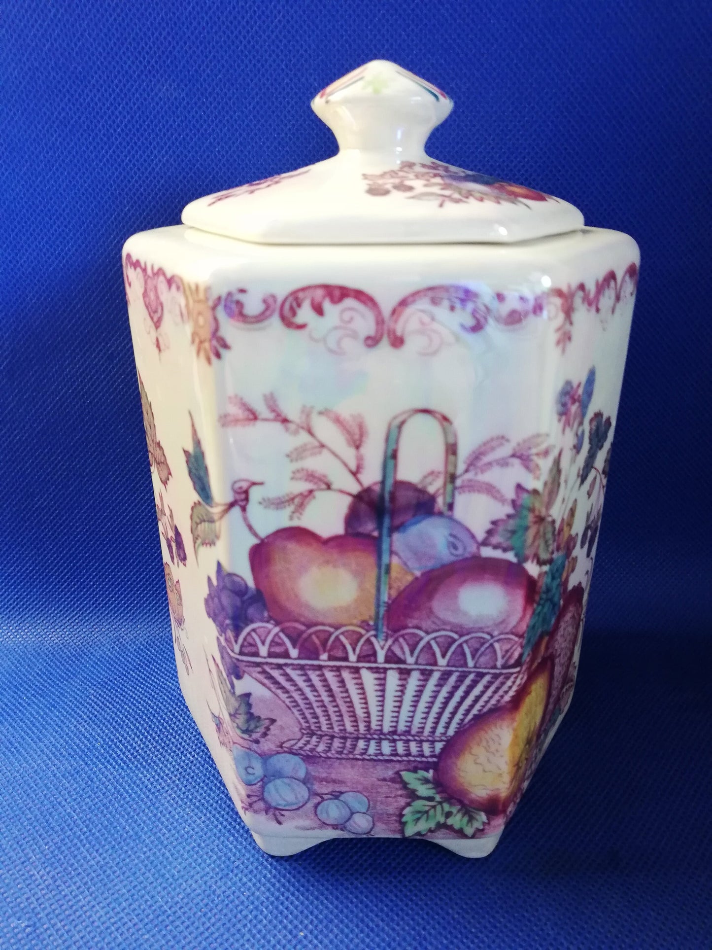 Mason's fruit basket tea caddy complete with lid - wonderful lustre