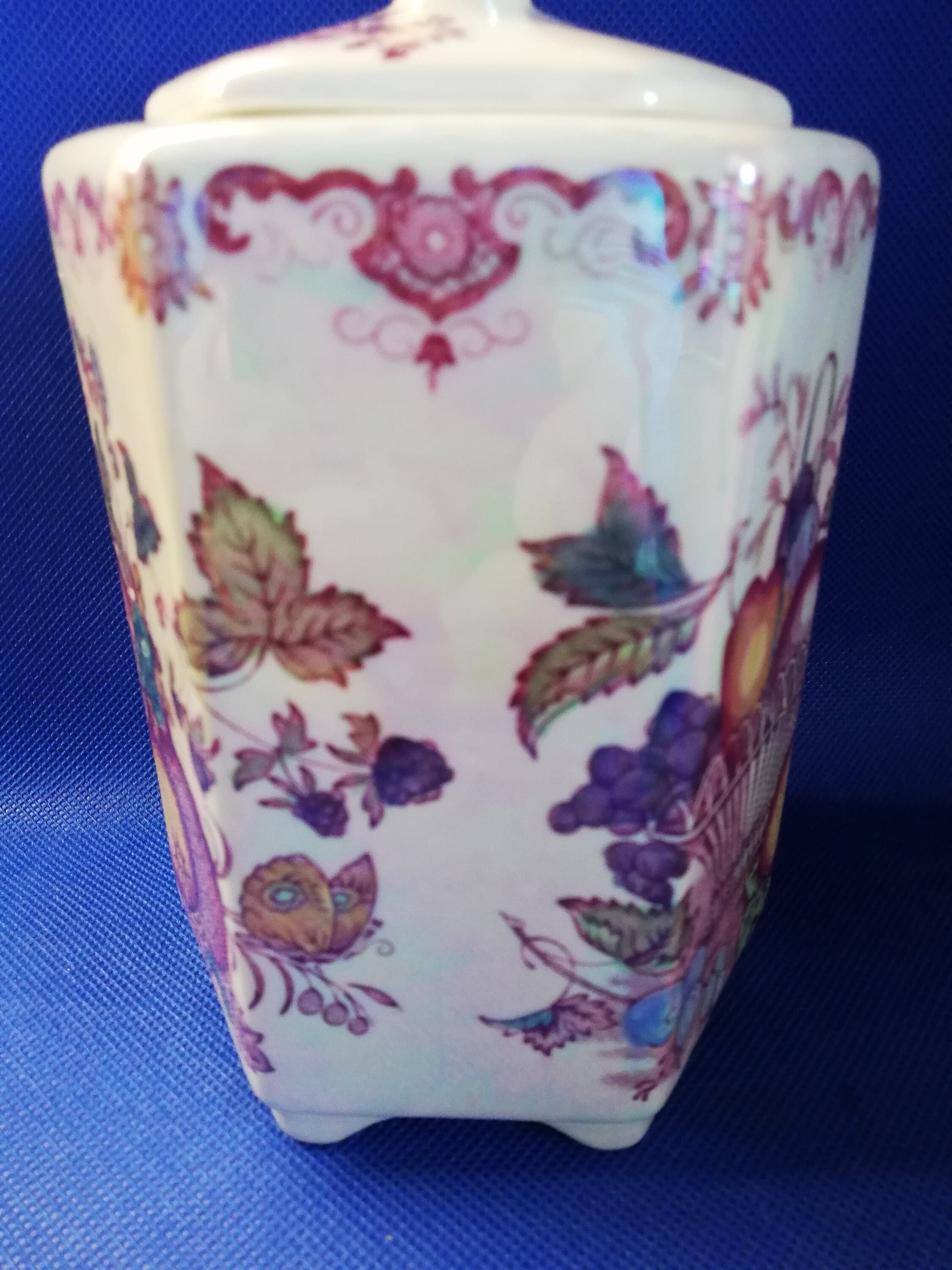 Mason's fruit basket tea caddy complete with lid - wonderful lustre