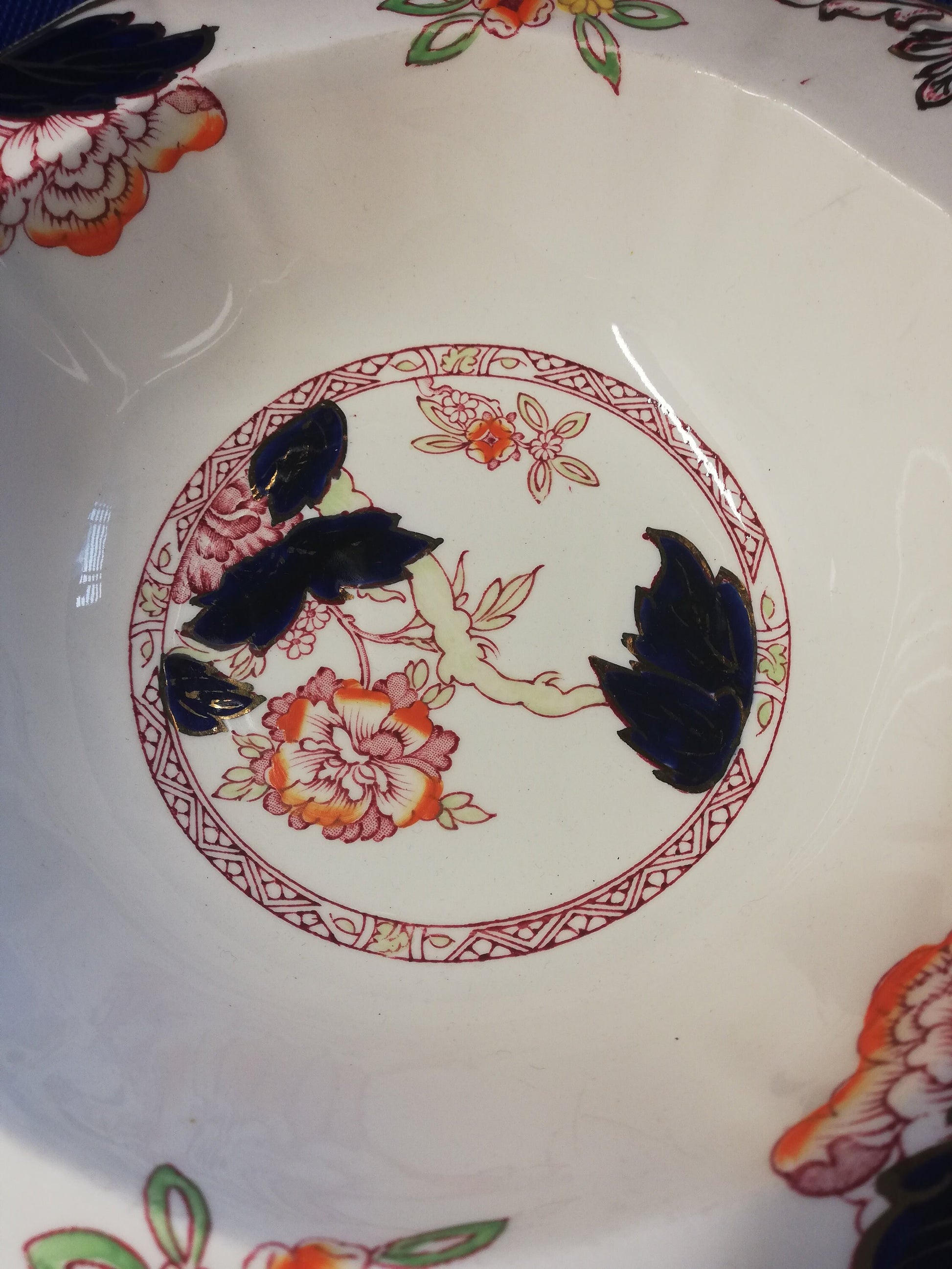 Alfred Meakin Gleneagles dish 8 3/4" wide - Hand painted