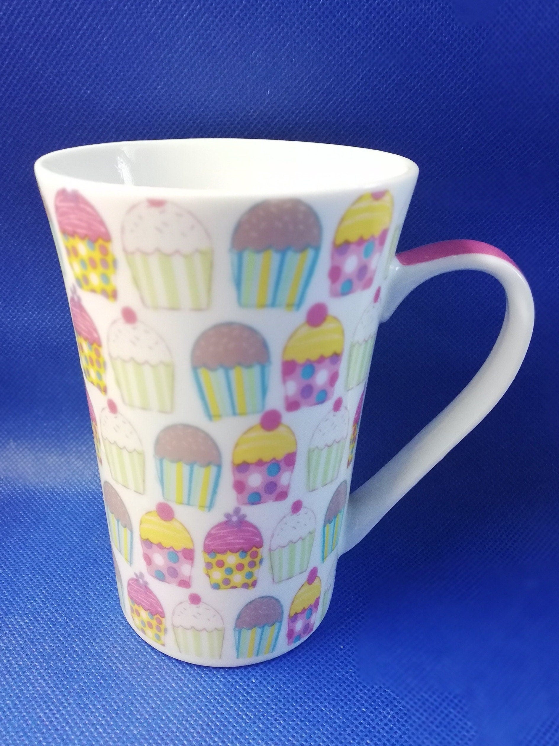 Kitchen company - Cupcake design mug - modern