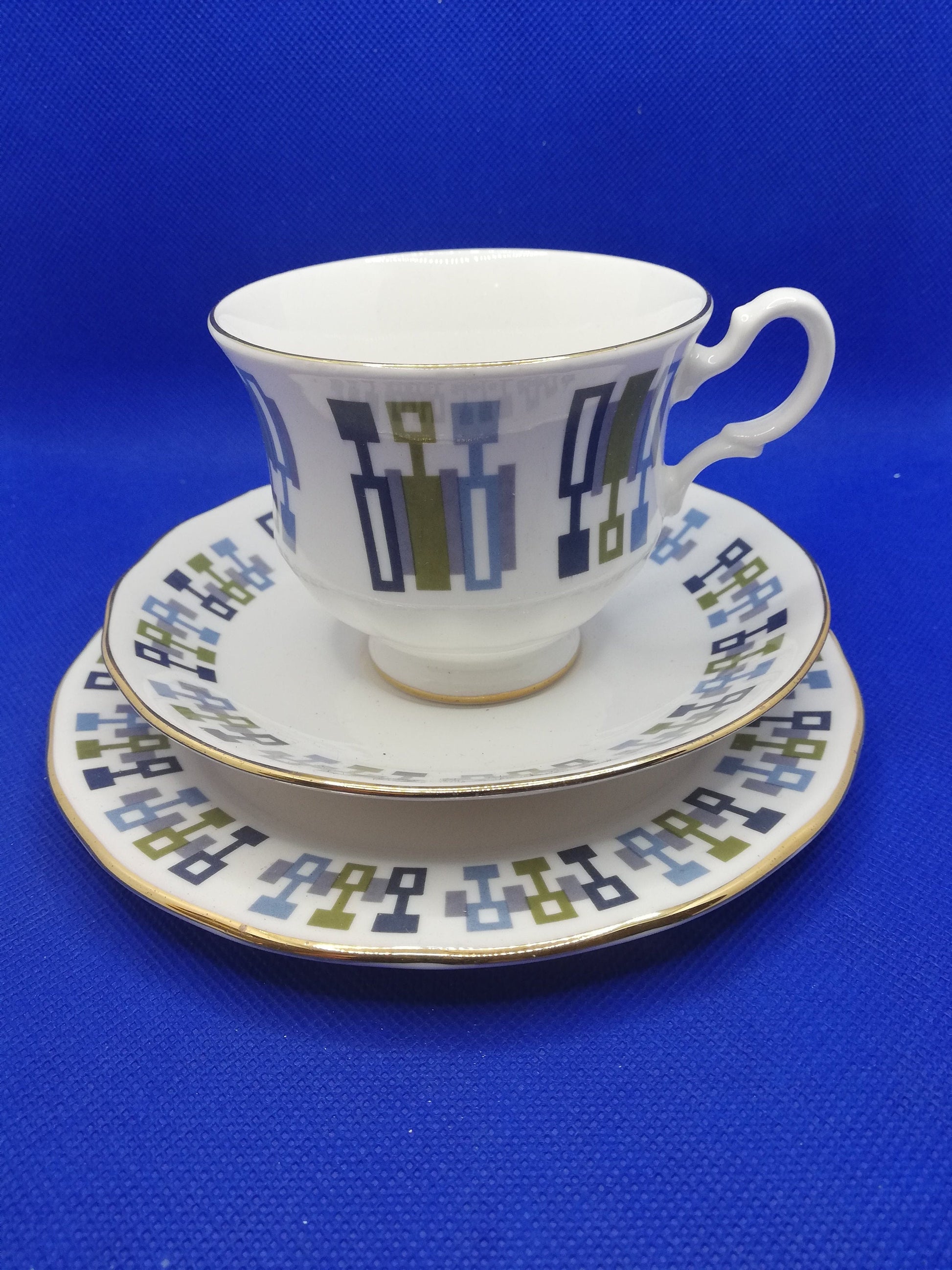 Royal Kent trio in lovely retro geometric design