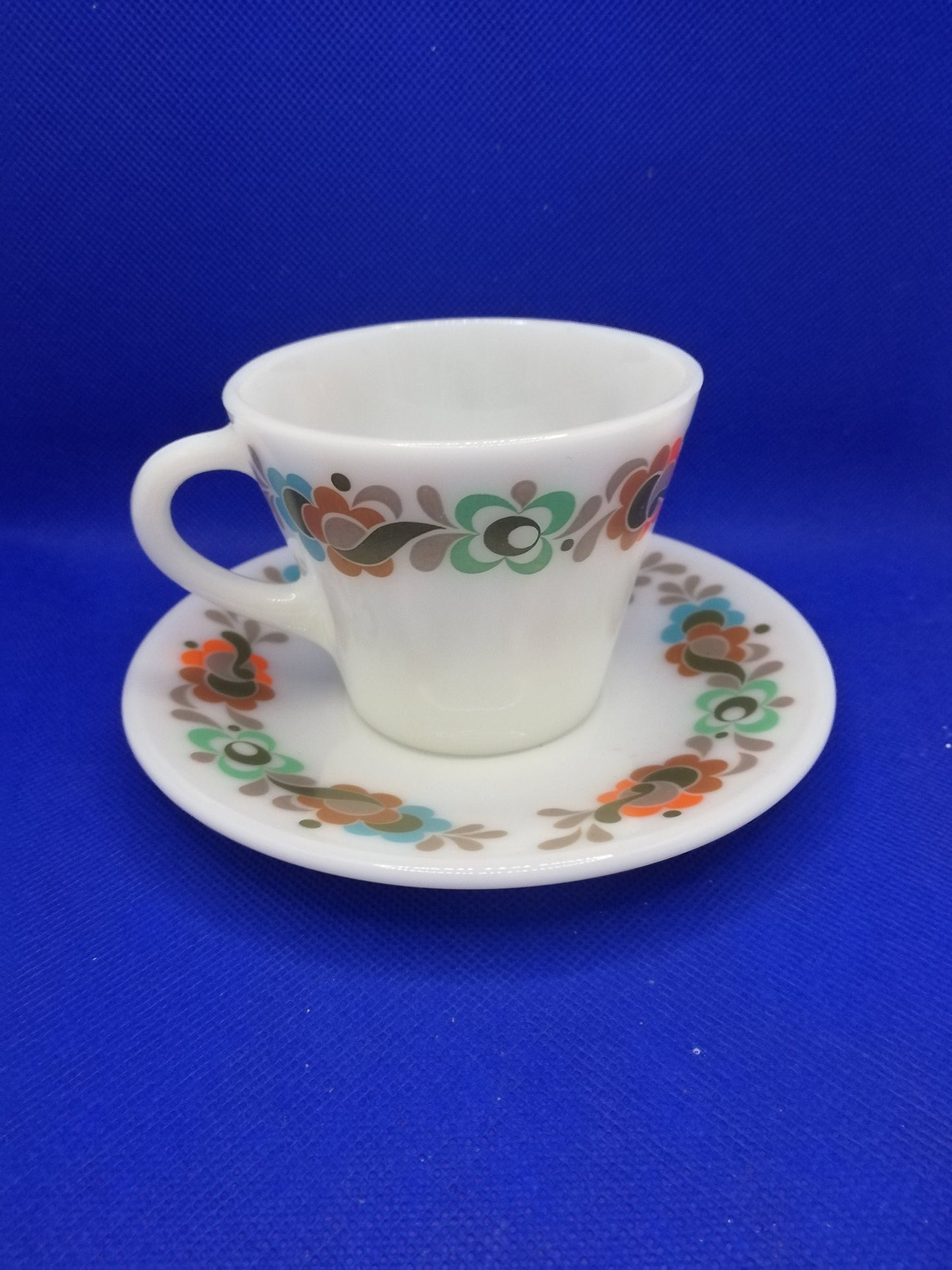 JaJ Pyrex cup and saucer retro, kitchen. Carnaby design