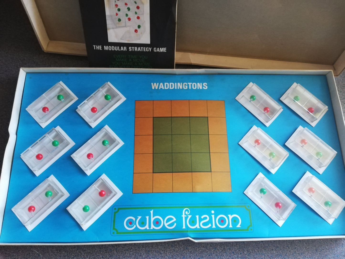 cube fusion - board game - 1960's