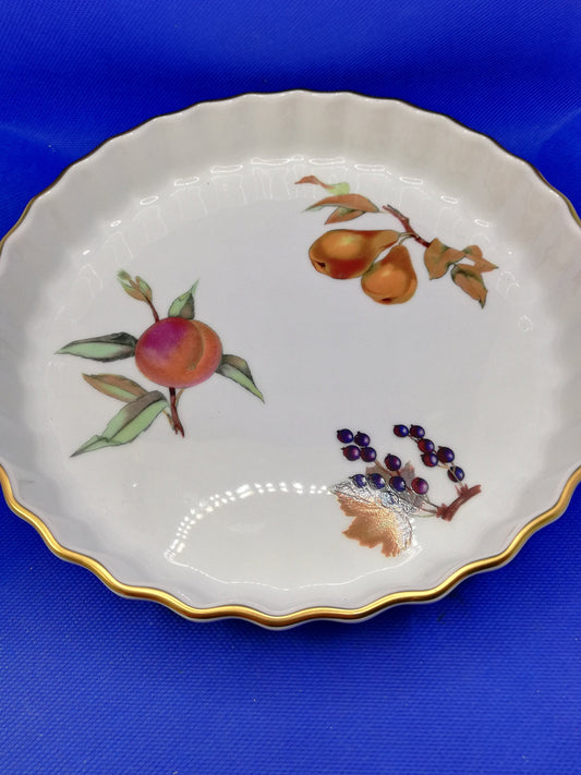 Royal Worcester Evesham Flan Dish 8 1/2" or 6" diameter - fantastic condition