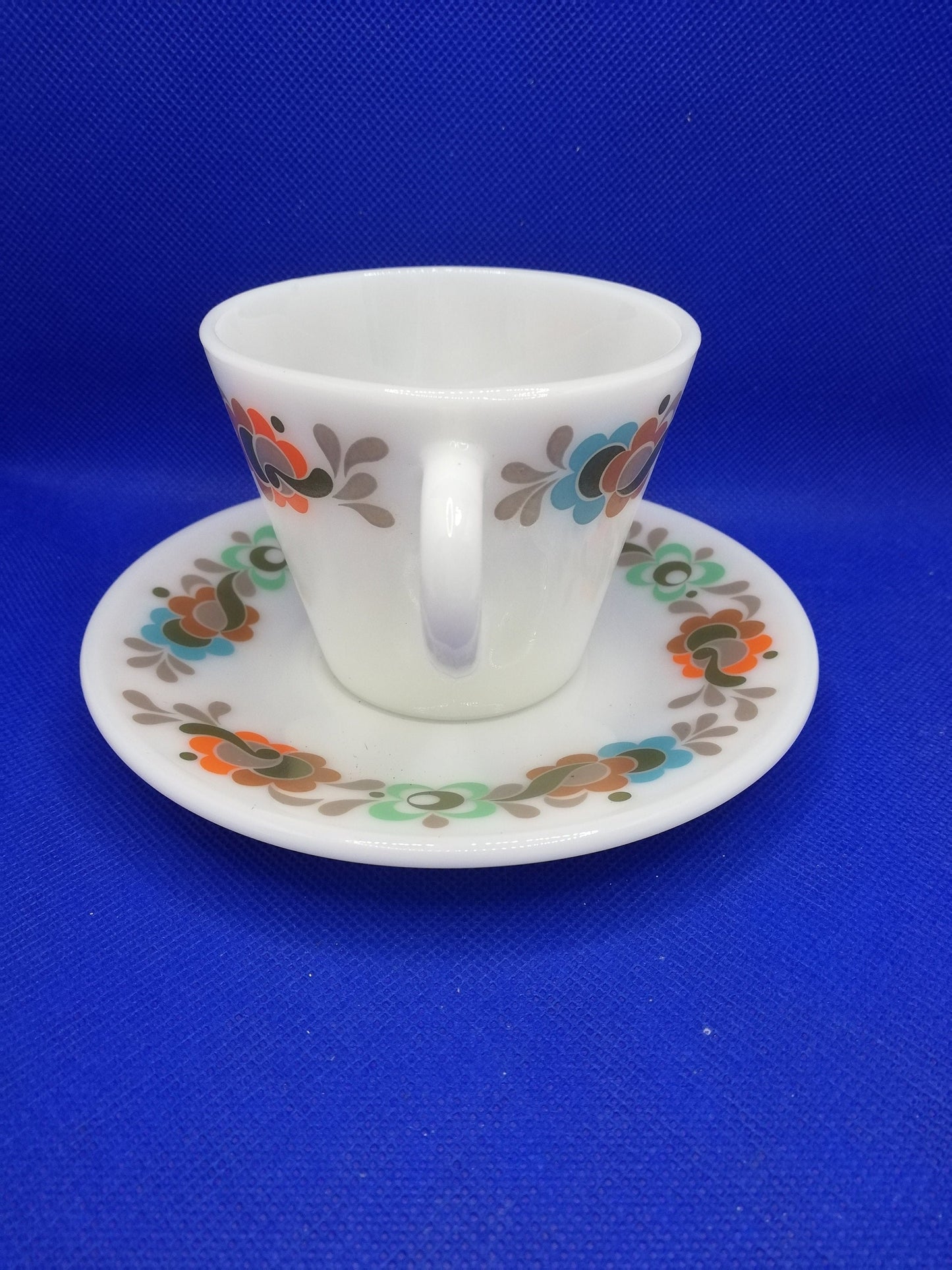 JaJ Pyrex cup and saucer retro, kitchen. Carnaby design