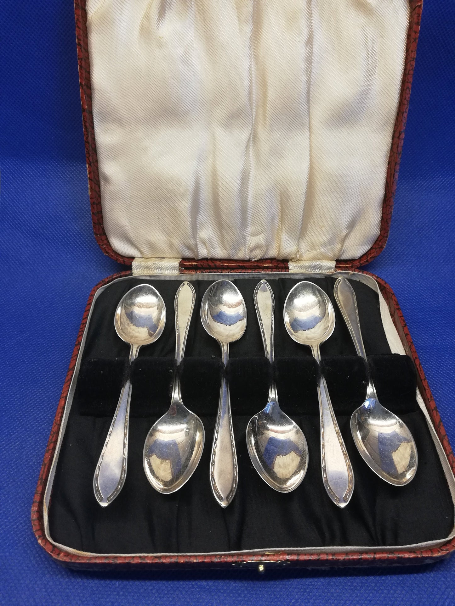 EPNS tea spoons on a brown case - set of 6