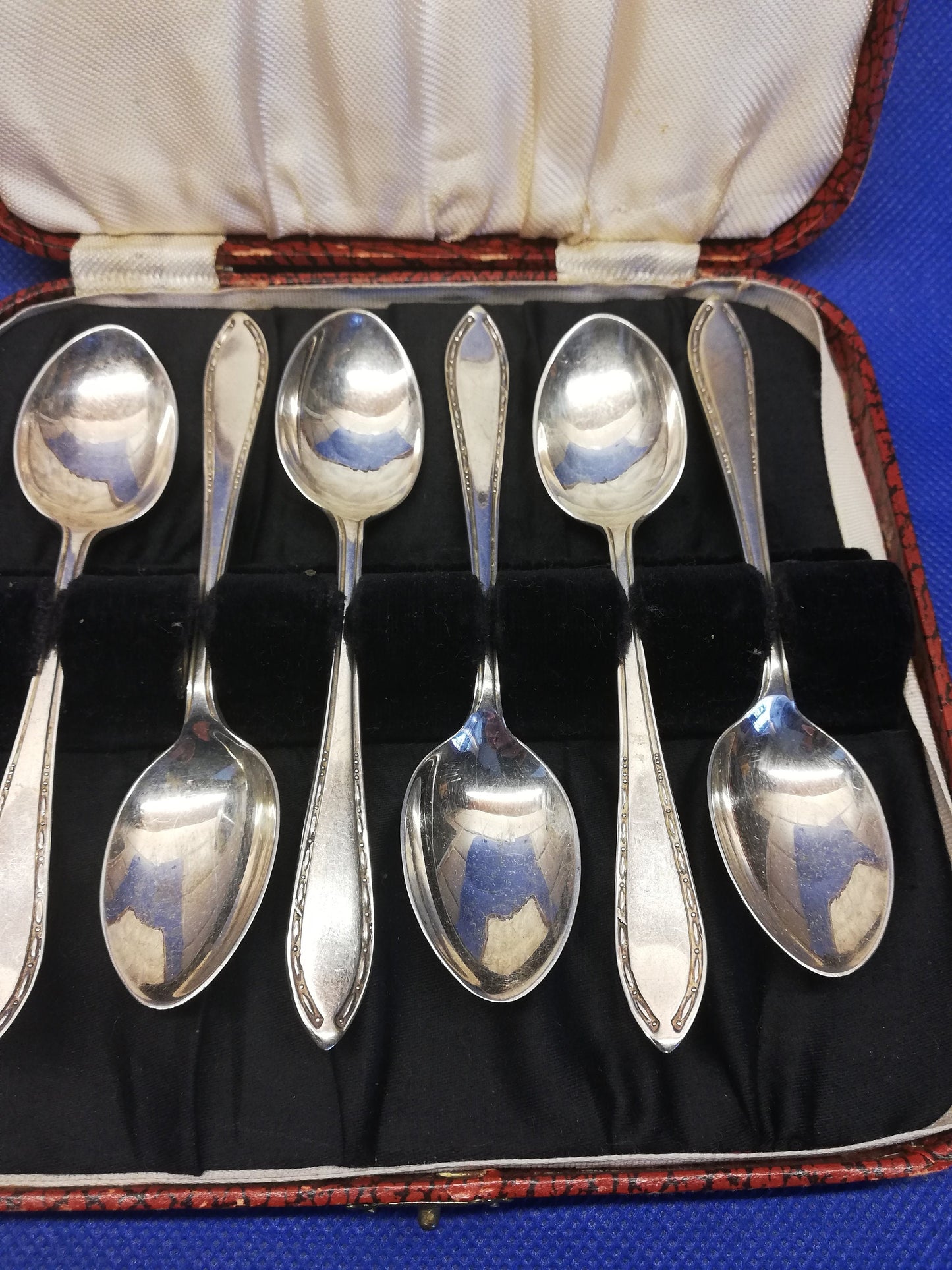 EPNS tea spoons on a brown case - set of 6