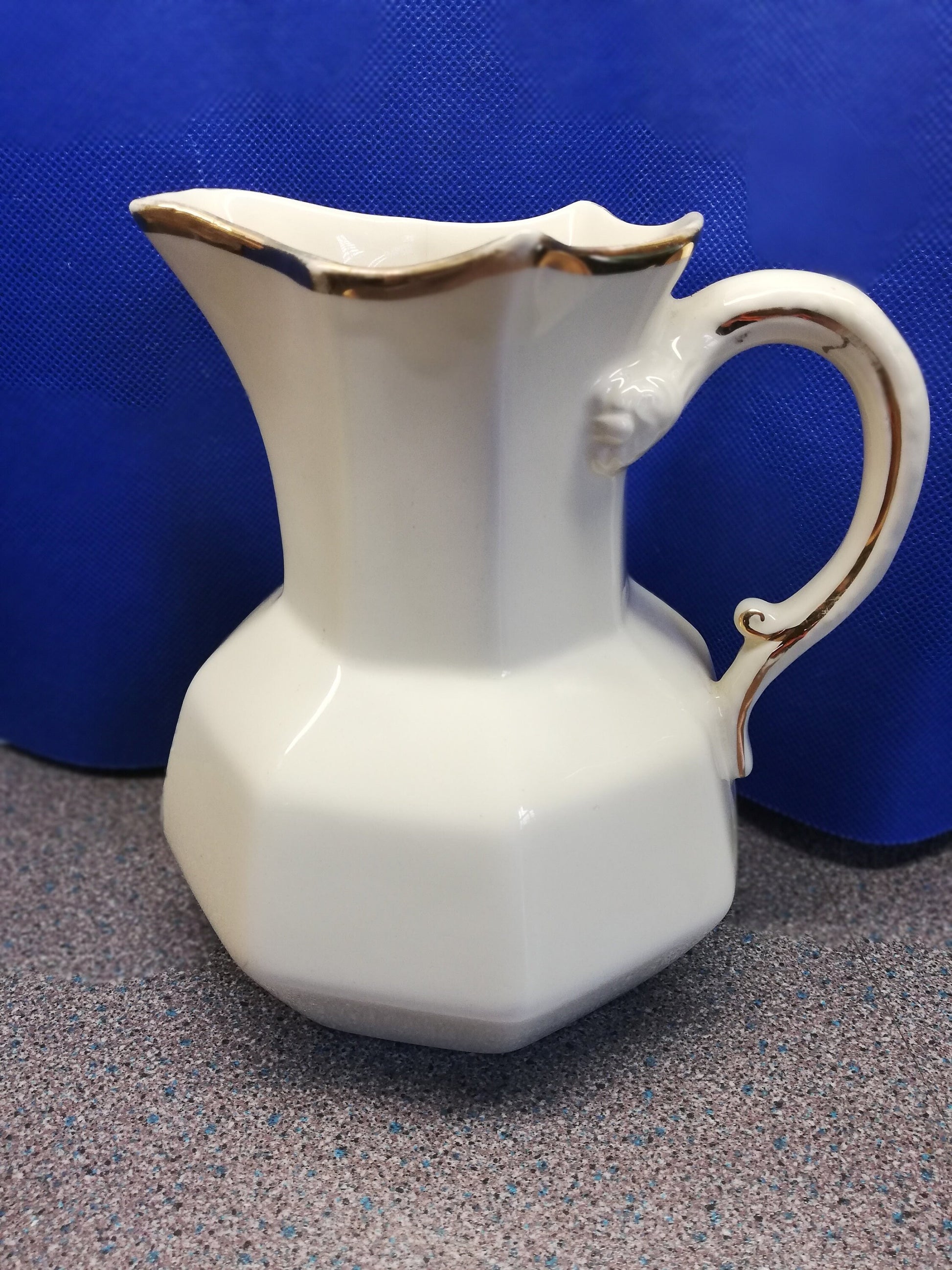 Mason's ironstone 'ivory' 15cm jug with gilt decoration