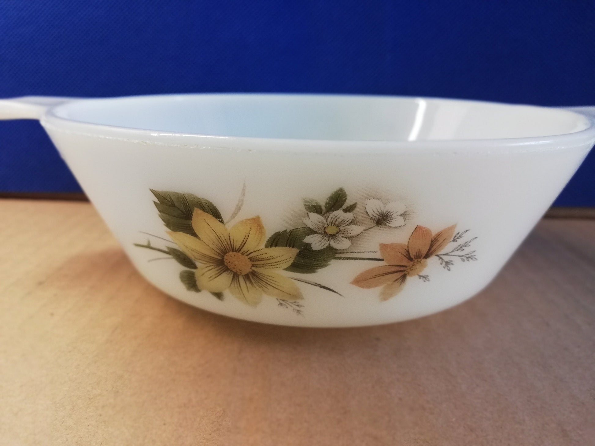 JAJ Pyrex casserole dish 5.75" diameter autumn glory design