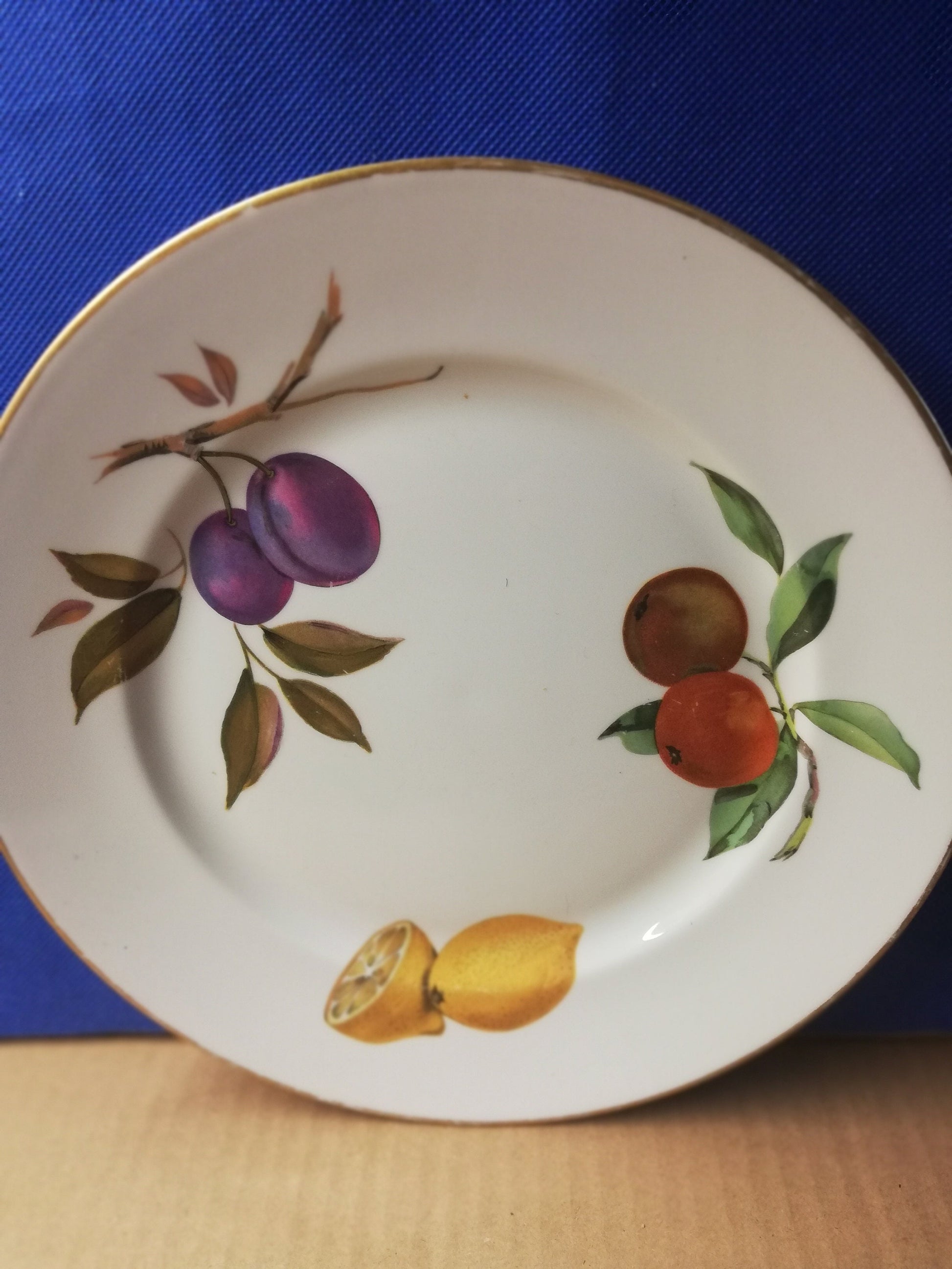 Royal worcester Evesham dinner / salad plate 9"