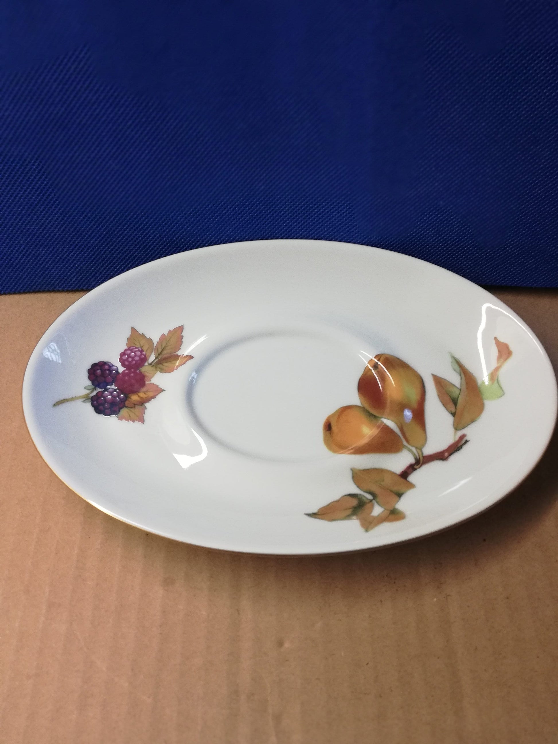 Royal Worcester Evesham gravy / sauce boat with saucer