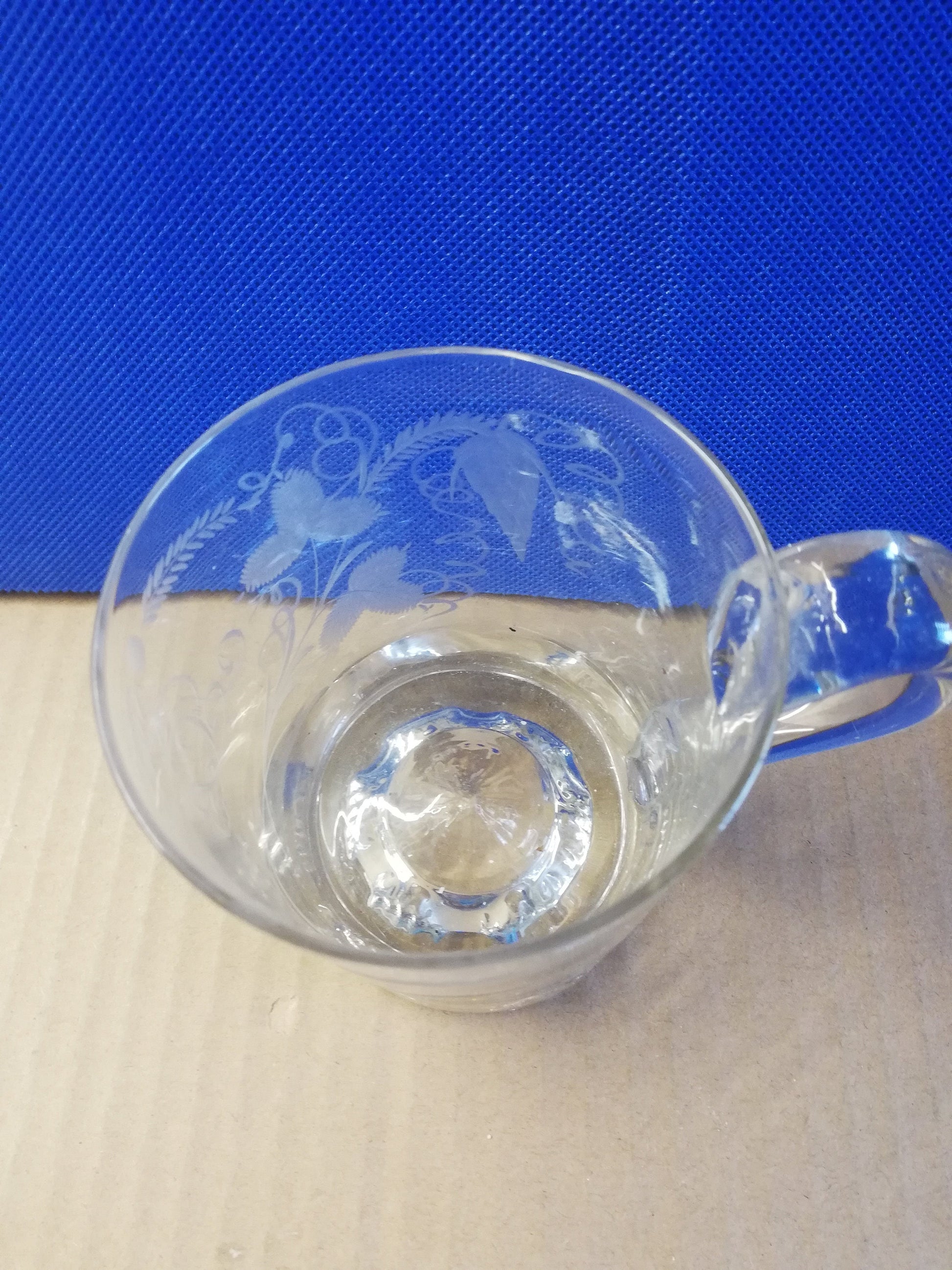 Glass etched cup / mug with the initials AB