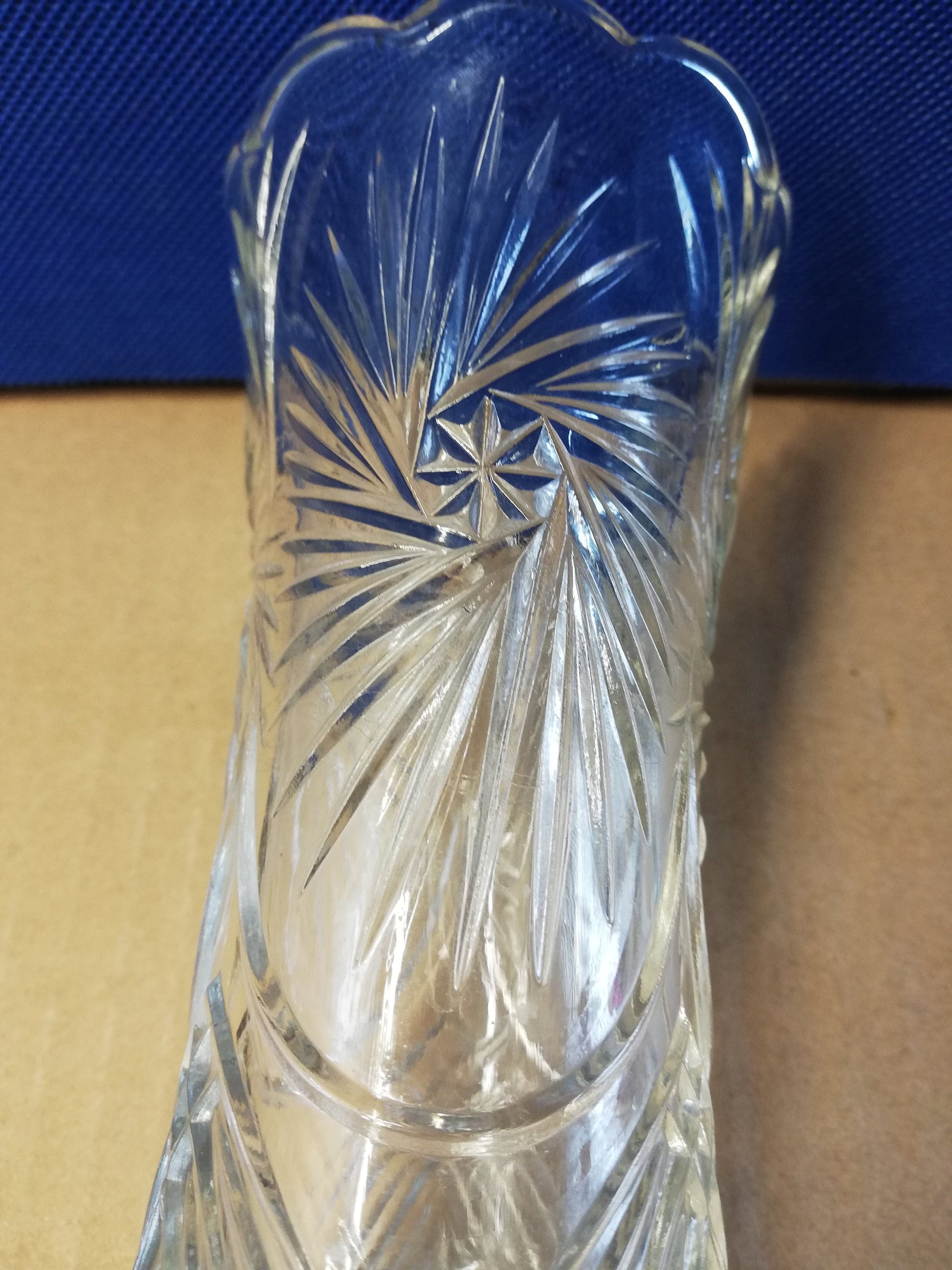 Glass vase with scalloped top 6" tall