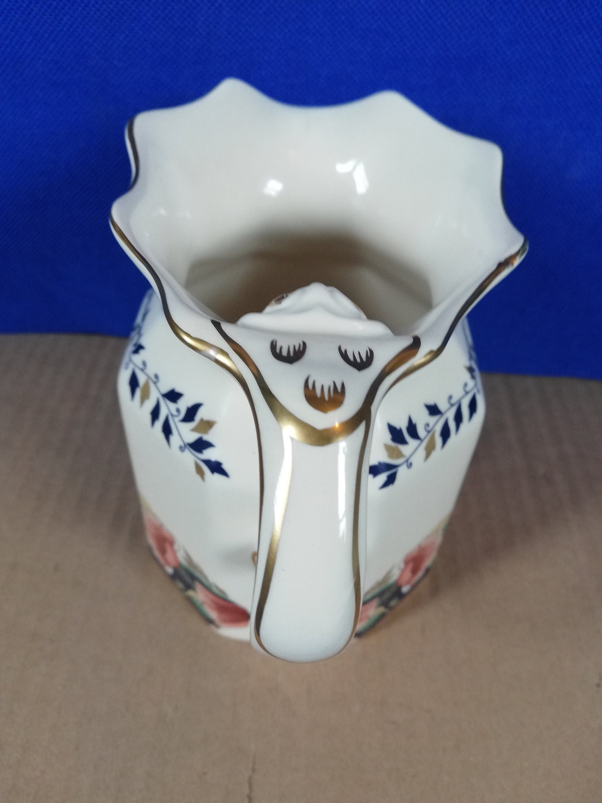 Mason's ironstone Kensington jug 5.75" tall x 4" base