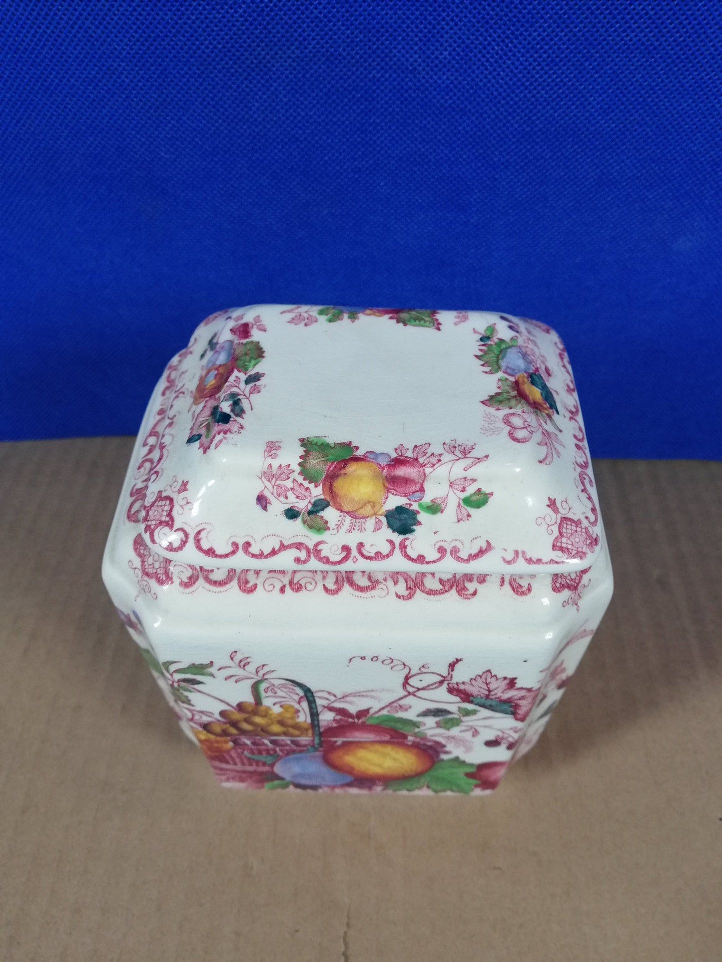 Mason's fruit basket rectangular tea caddy complete with lid - wonderful lustre